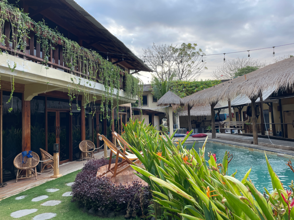 Gili-Divers-Hotel-Courtyard