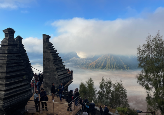 Mount-Bromo-Seruni-Viewing-Point