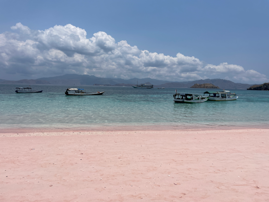 Wanua Pink Beach