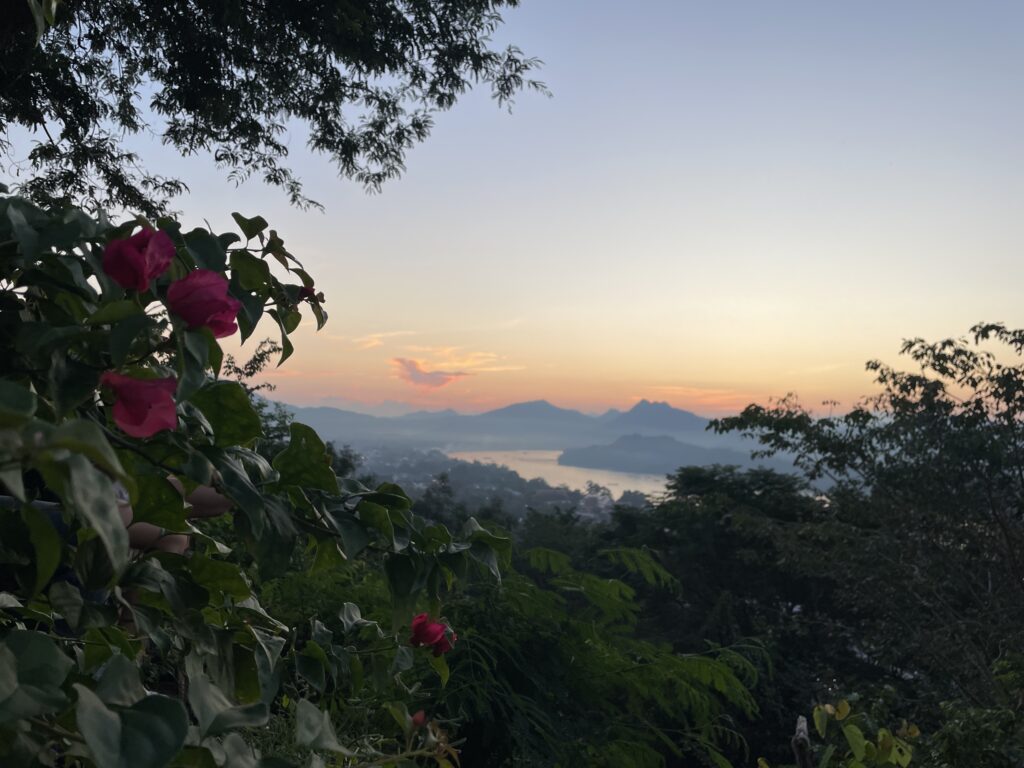 Sunset-Mount-Phousi-Luang-Prabang-Things-to-Do