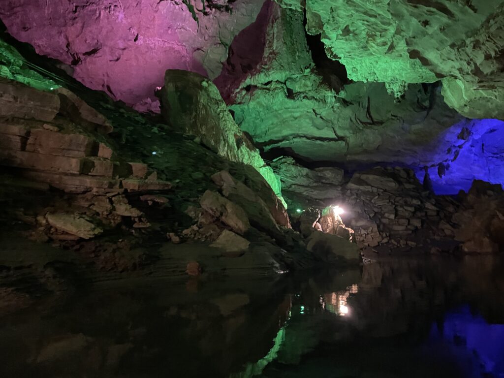 Tham Nang Aen Cave