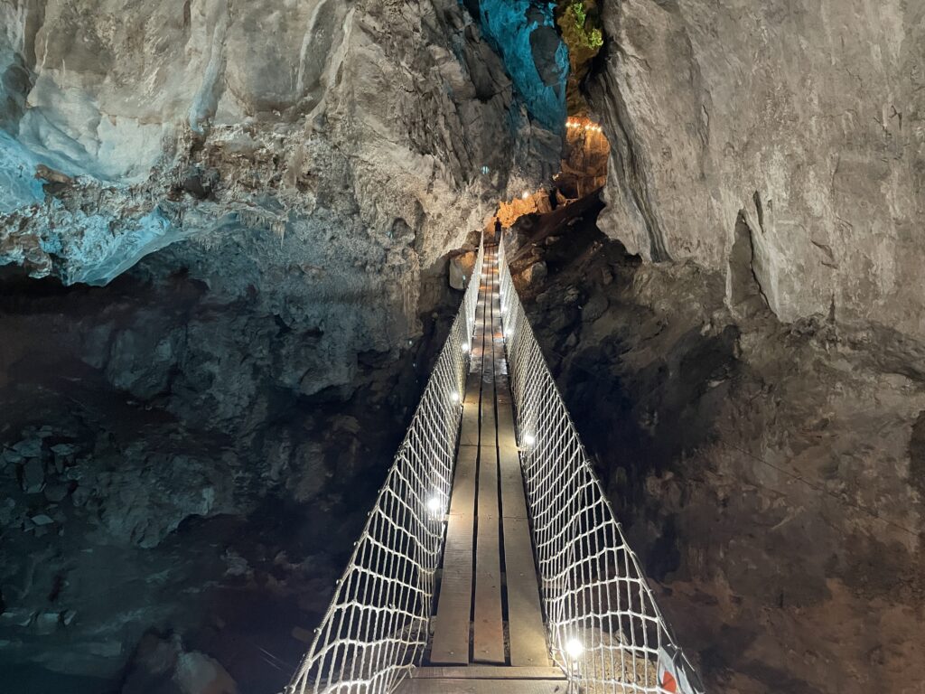 Nang Aen Cave