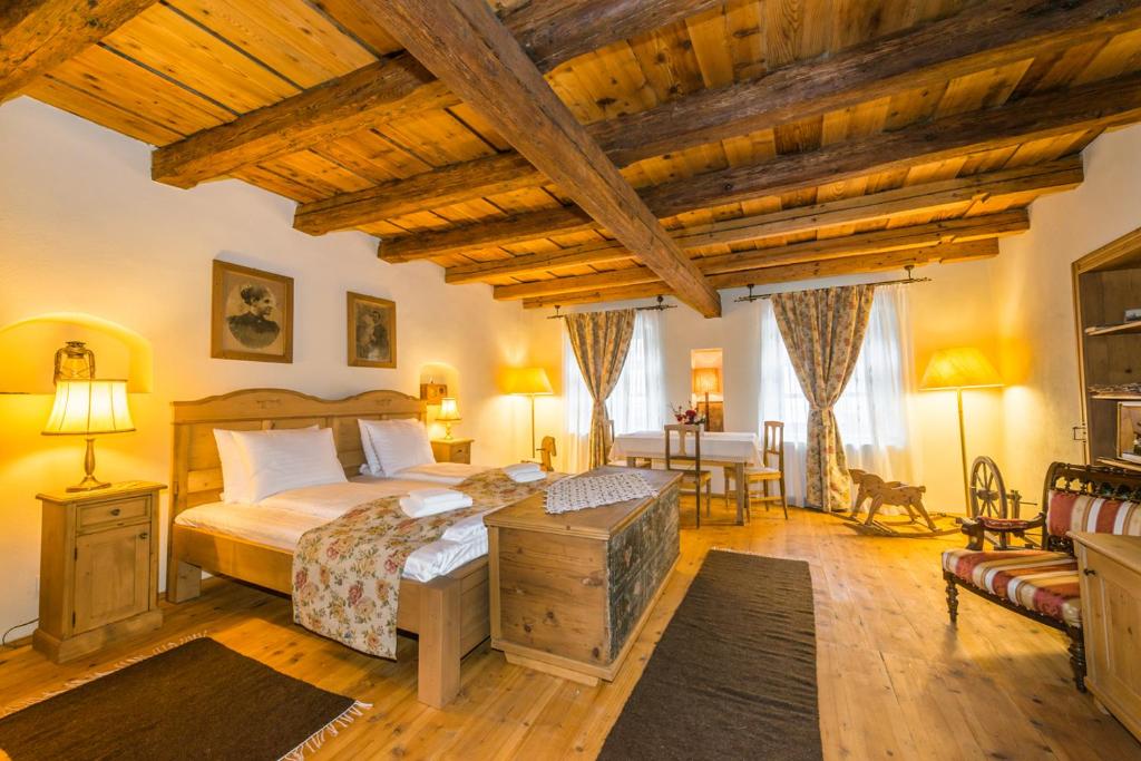 Where to Stay in Sighisoara: Casa Savri