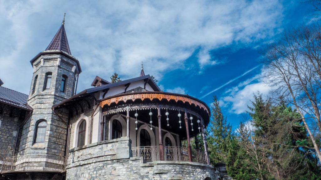 Where to Stay in Sinaia: Castelul Stirbey