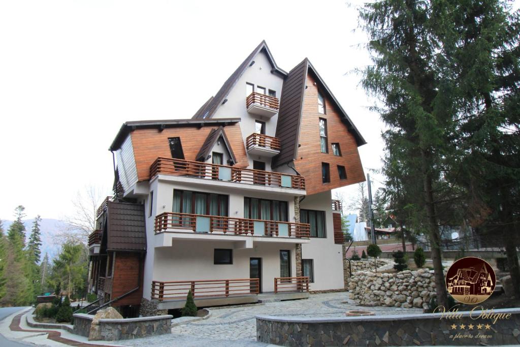 Where to Stay in Sinaia Oblique