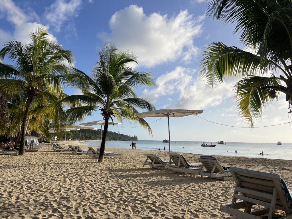 Things to do on Big Corn: Arenas Beach