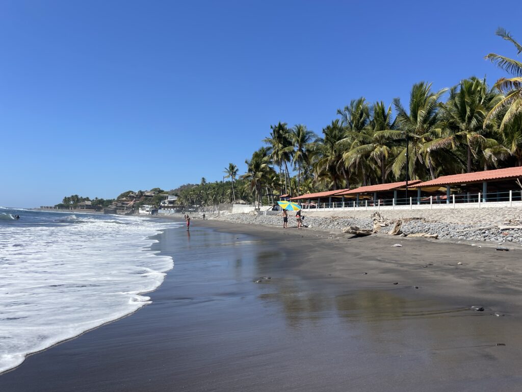 Sunshine Yoga Retreats - Playa El Tunco