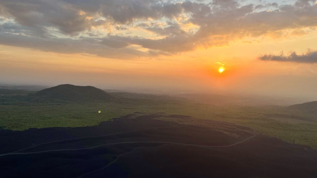 Leon Cerro Negro Sunset