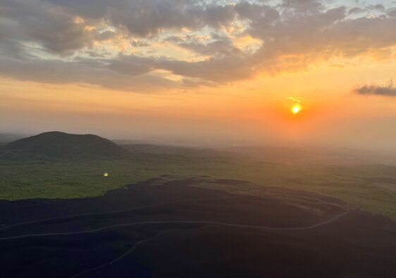 Leon Cerro Negro Sunset