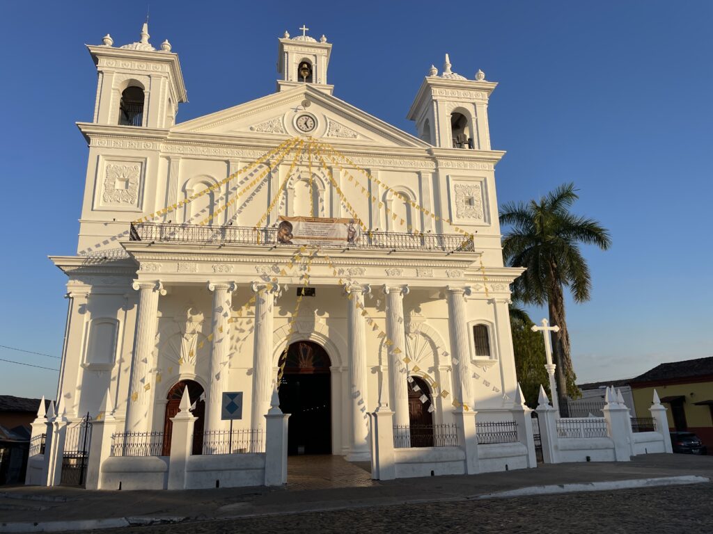 Things to do in Suchitoto: Parroquia de Santa Lucia