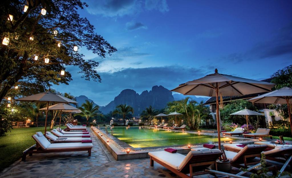 where to stay in vang vieng riverside boutique resort