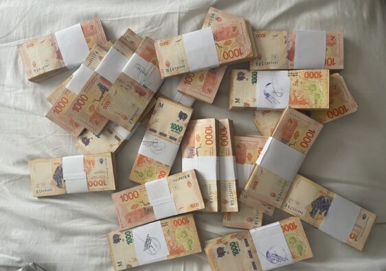 how to exchange money in argentina